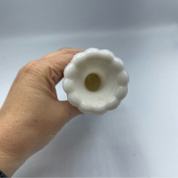 Vintage Milk Glass Mini Bud Vase Flowers Small - Picture 6 of 6